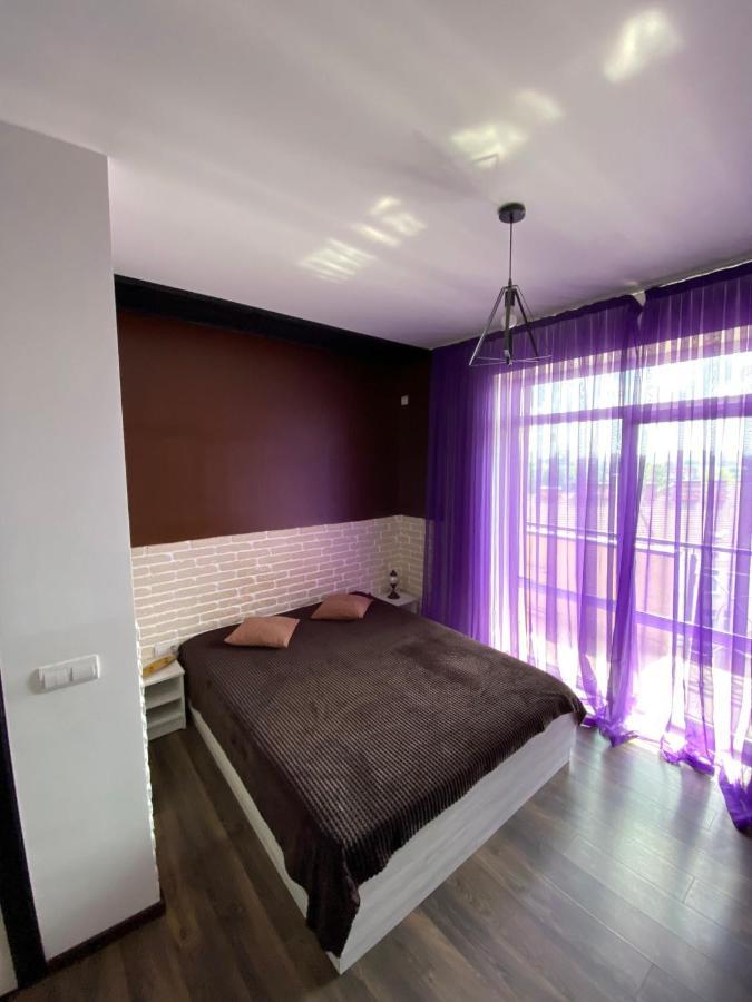 Lounge *